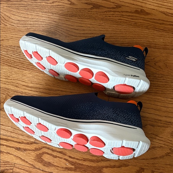 Skechers go walk men’s size 11 slip on sneakers - Picture 4 of 9